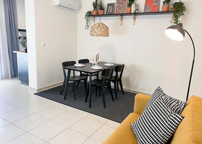 Spacious, Near & Easy Parking - By Solstad Apartment