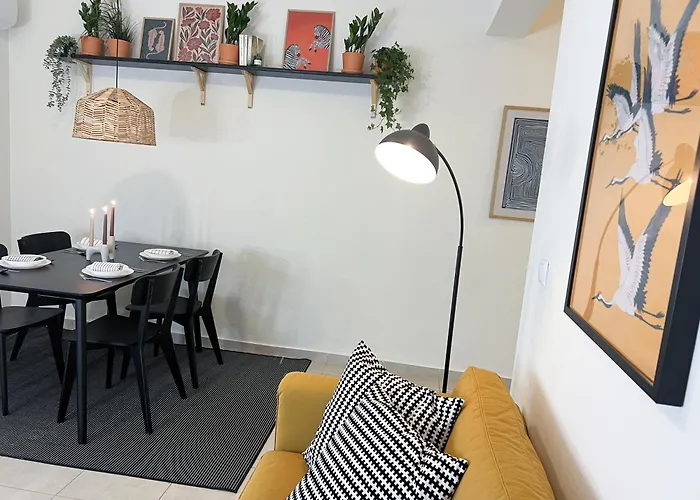 Spacious, Near & Easy Parking - By Solstad Apartment Kavala