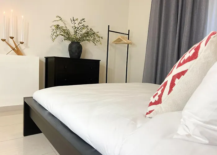 Spacious, Near & Easy Parking - By Solstad Apartment