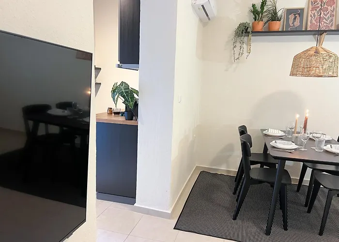 Apartment Spacious, Near & Easy Parking - By Solstad *
