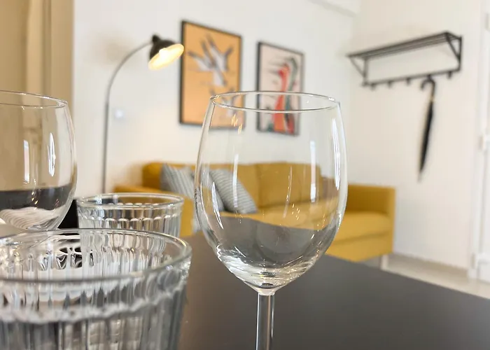Spacious, Near & Easy Parking - By Solstad Apartment *