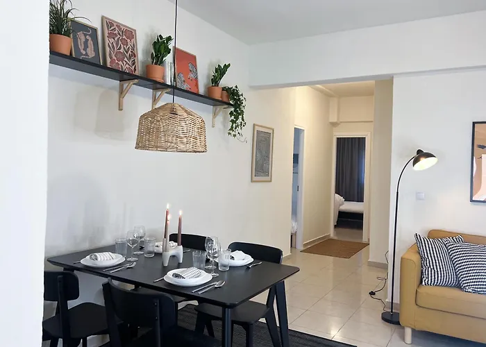 Spacious, Near & Easy Parking - By Solstad Apartment *