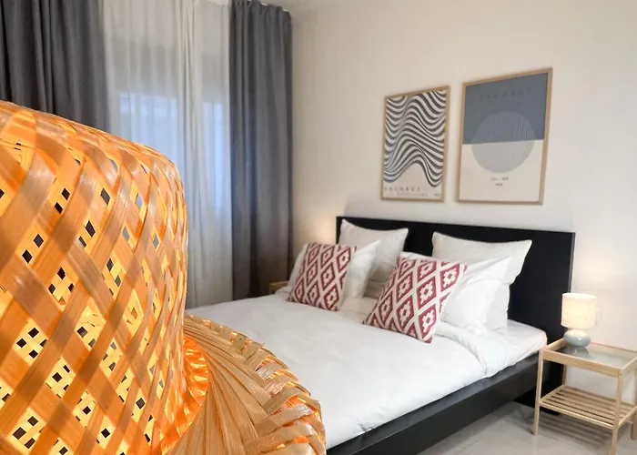 Apartment Spacious, Near & Easy Parking - By Solstad *
