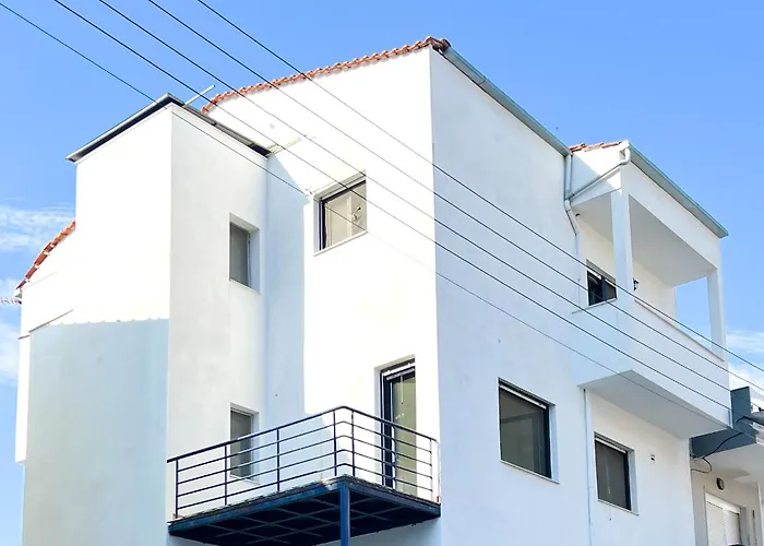 Apartment Spacious, Near & Easy Parking - By Solstad Kavala