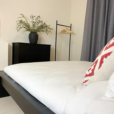 Spacious, Near & Easy Parking - By Solstad Appartamento