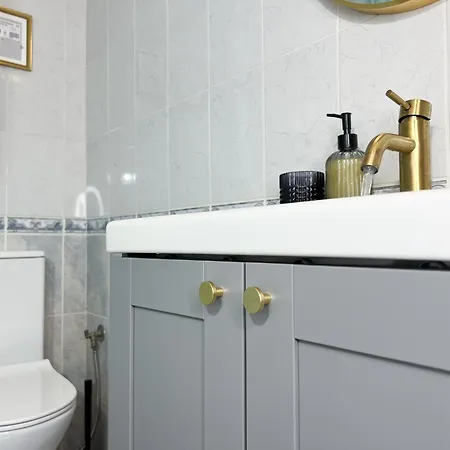 Spacious, Near & Easy Parking - By Solstad *