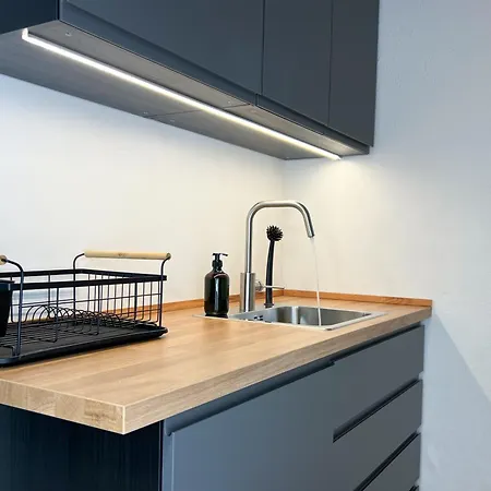 Spacious, Near & Easy Parking - By Solstad Appartamento *