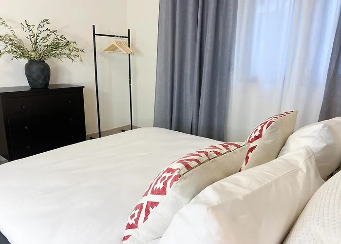 Διαμέρισμα Spacious, Near & Easy Parking - By Solstad *