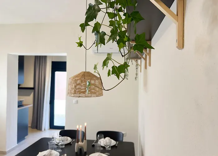 Διαμέρισμα Spacious, Near & Easy Parking - By Solstad