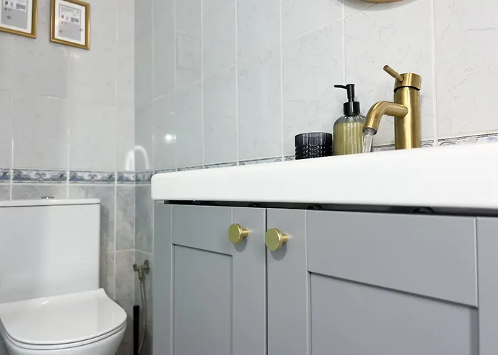 Spacious, Near & Easy Parking - By Solstad *