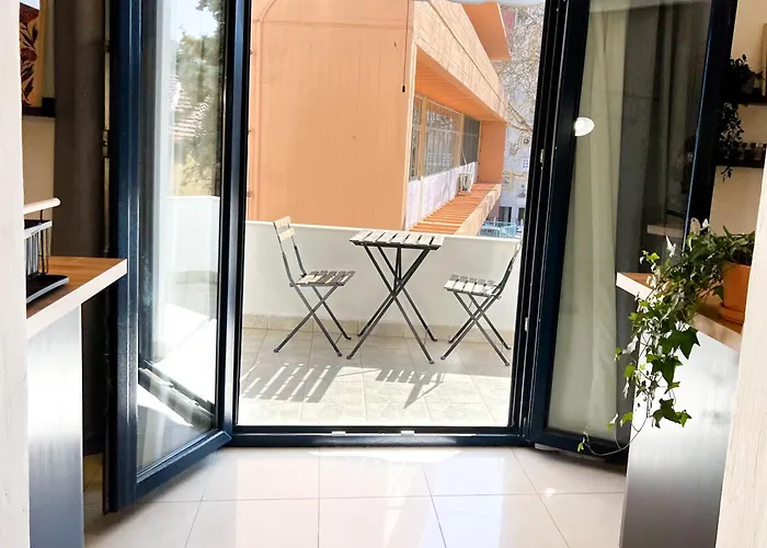 Διαμέρισμα Spacious, Near & Easy Parking - By Solstad