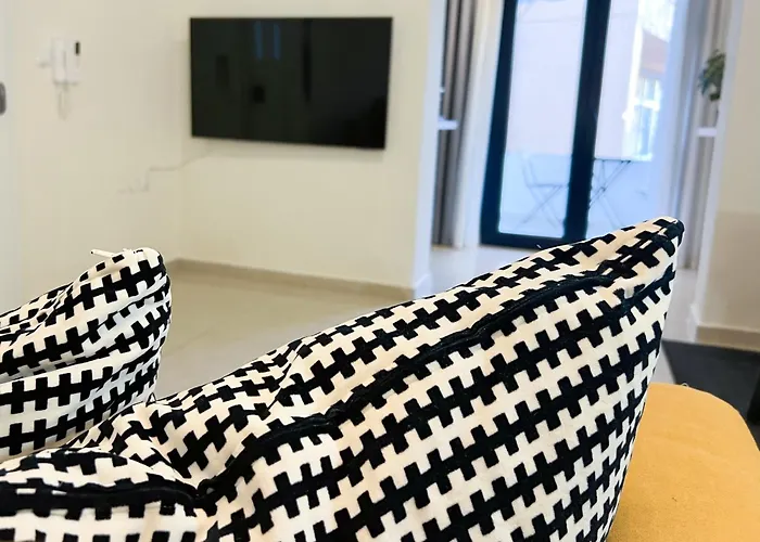 Spacious, Near & Easy Parking - By Solstad