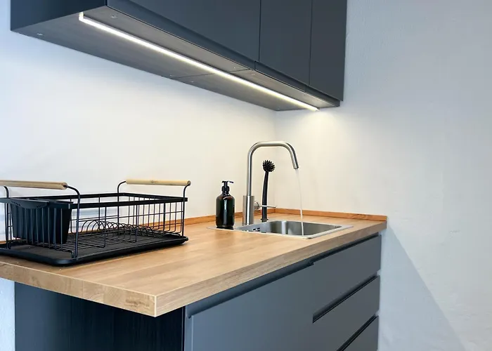 Spacious, Near & Easy Parking - By Solstad Апартаменты *